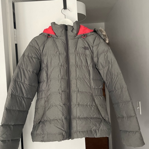 Down Northface jacket with hood and removable fur trim - Picture 1 of 5